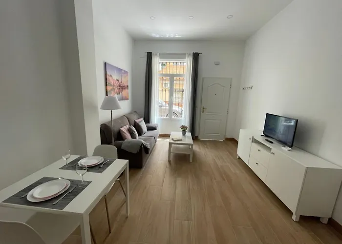 Plaza Espana * פואנגירולה